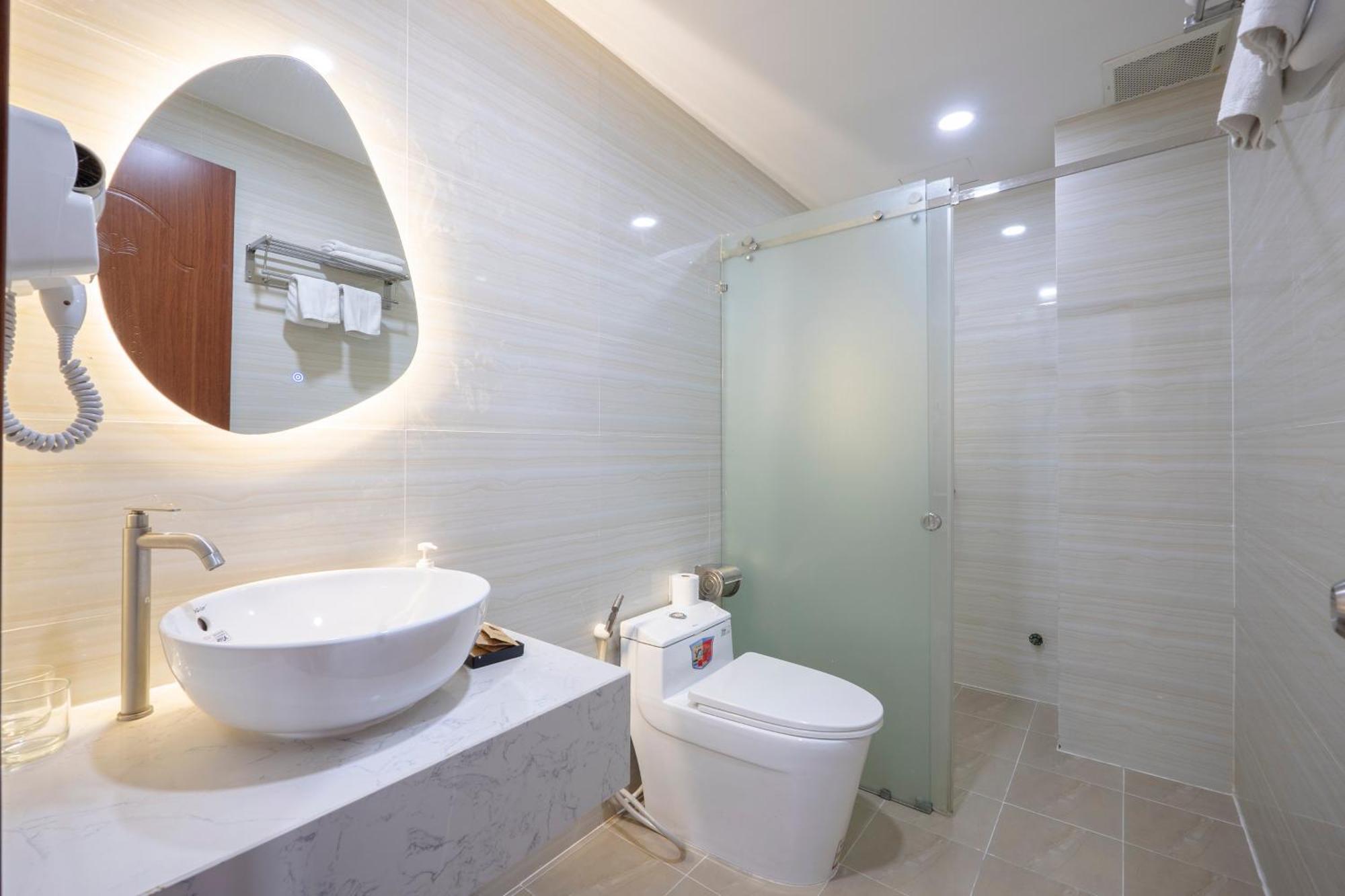הו צ'י מין סיטי Amila Nguyen Hue Hotel By Sazi מראה חיצוני תמונה