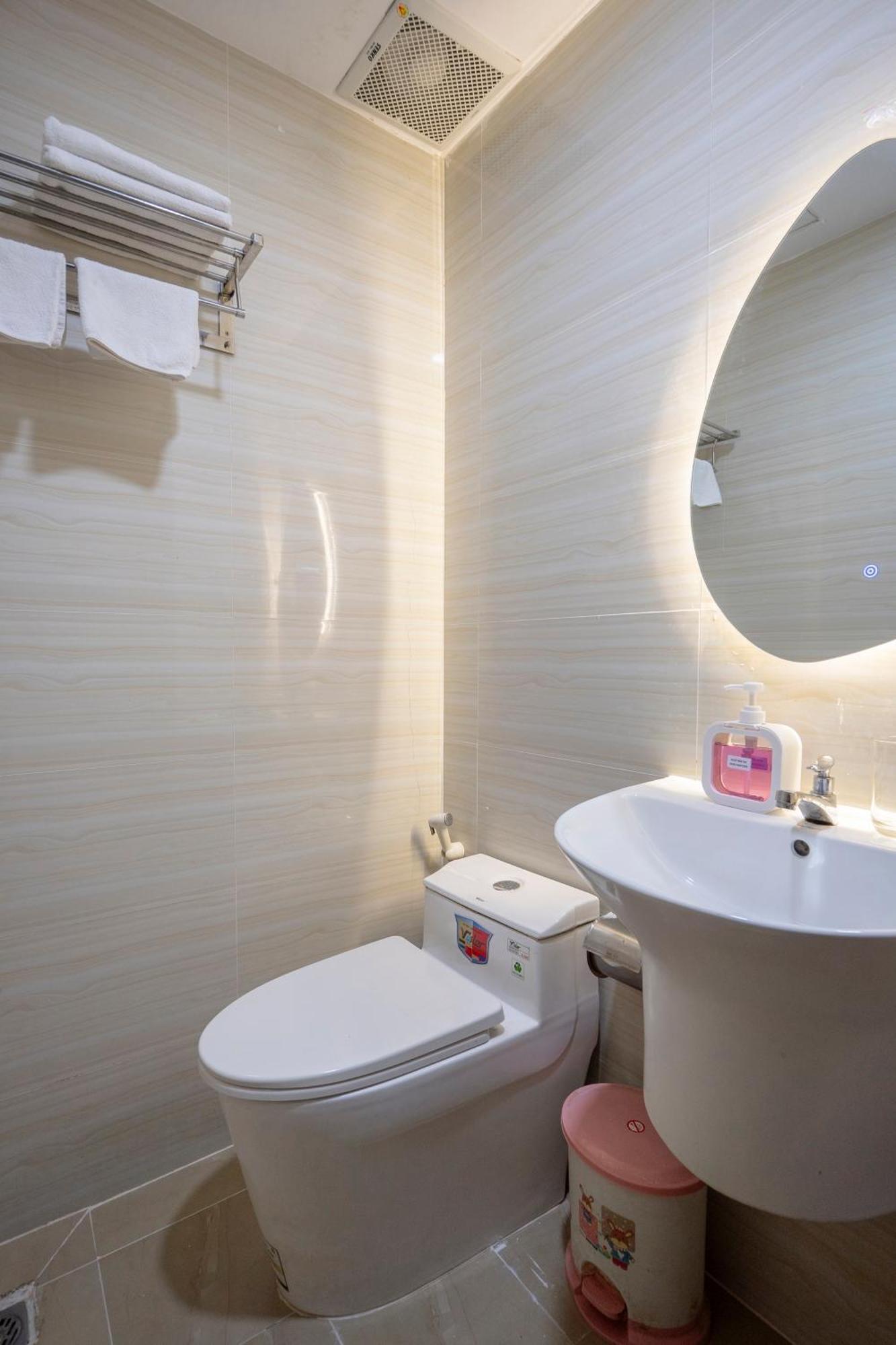 הו צ'י מין סיטי Amila Nguyen Hue Hotel By Sazi מראה חיצוני תמונה
